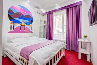 Отель WHITE HOTEL & HOSTEL Бишкек Двухместный номер с 2 отдельными кроватями и душем-5