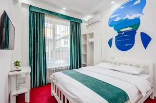 Отель WHITE HOTEL & HOSTEL Бишкек Двухместный номер с 2 отдельными кроватями и душем-6